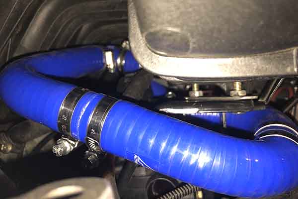 Vista inferior de colector BMW 325i (M50) adaptado a motores M52