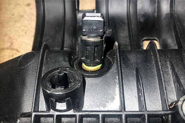 Sensor de aire de motor M52 adaptado a colector BMW 325i (M50)